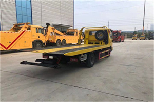 罗江非事故拖车